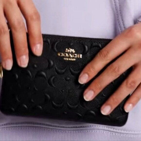 Corner Zip Wristlet In Signature Leather - Picture 3 of 12